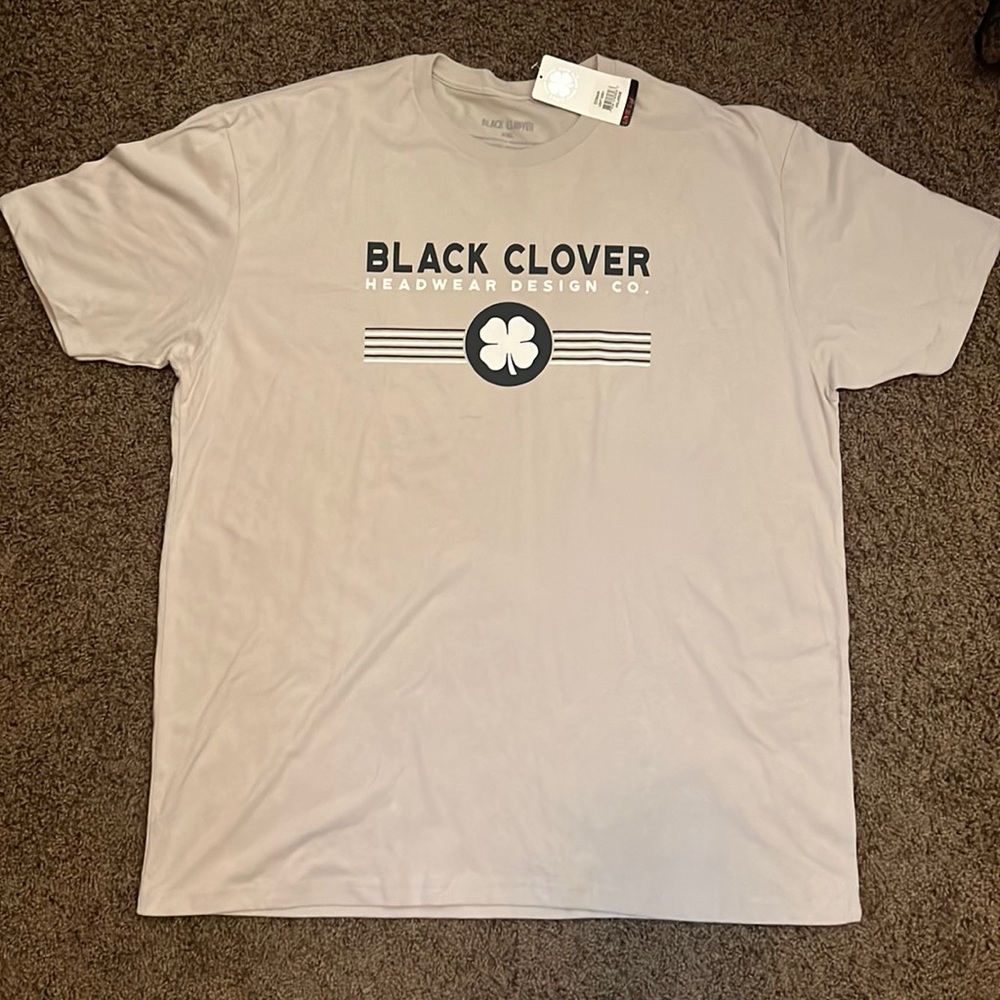 BRAND NEW BLACK CLOVER TEE